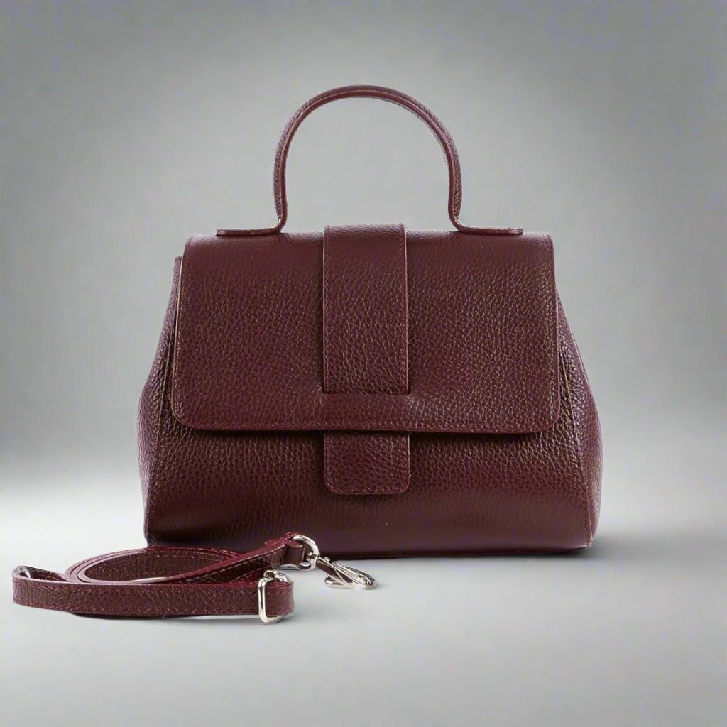 handbag in bordeaux
